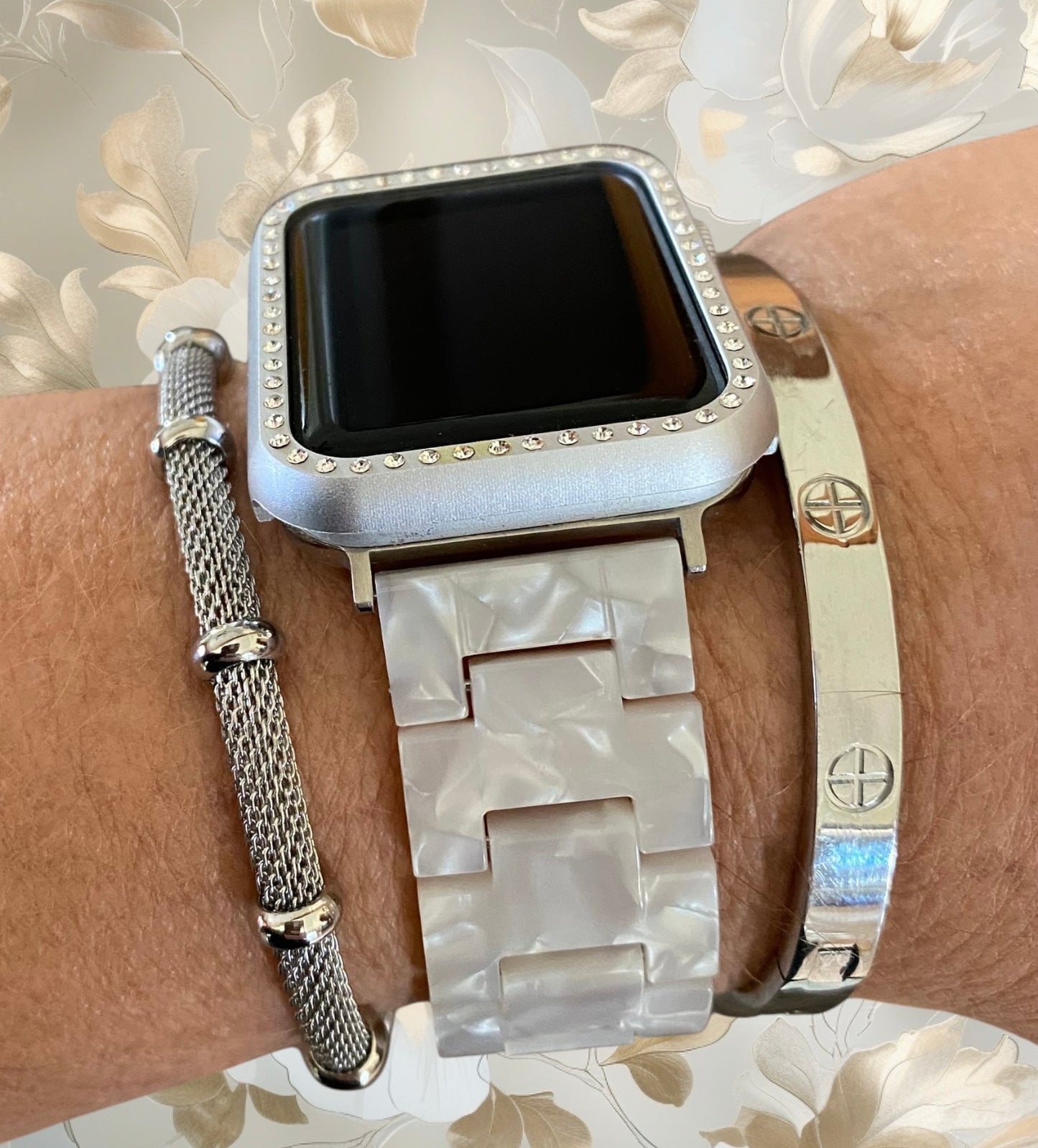 Stackable Resin Apple Watch Band with Bracelets – Silver, Gold, Rose Gold Options